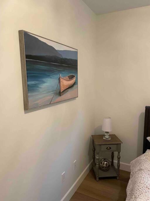 Adorable 1 Bedroom Suite- A Skip To Galloping Goose Victoria Exterior foto